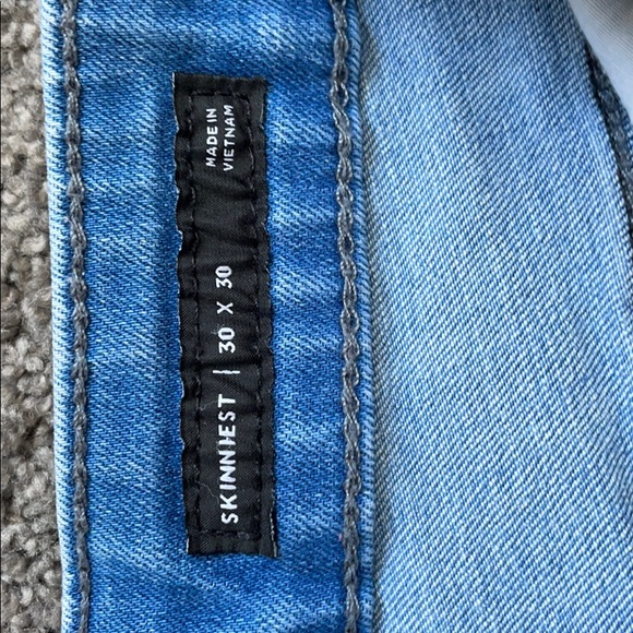 Light Wash Pacsun active stretch skinny Jeans!💙 - Picture 3 of 5